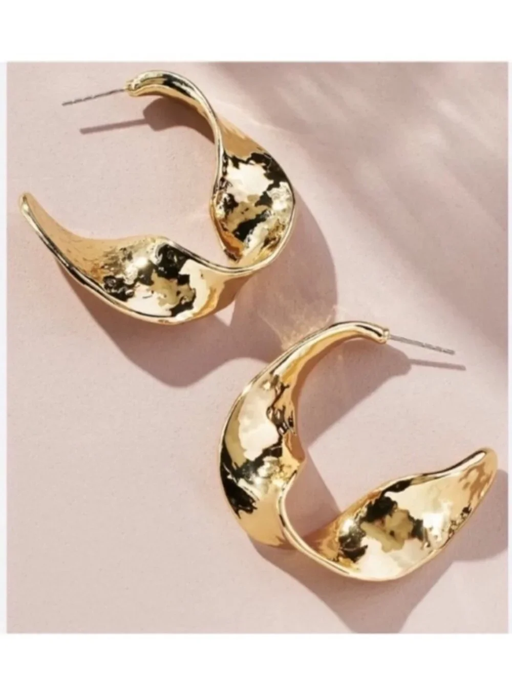 New! Classic Gold Sculptural Timeless Twist Earrings (1076) NWOT